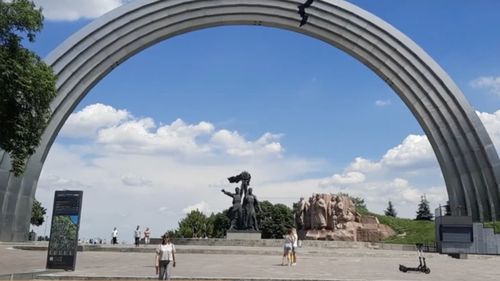 Ucraina a exclus "Arcul Prieteniei popoarelor" din Kiev de pe lista monumentelor de arhitectură. Acum, “Jugul” poate fi demolat