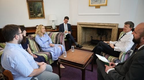 Elena Lasconi, întâlnire cu  ambasadorul Marii Britanii la Bucureşti: Avem 1, 2 milioane de români care muncesc și trăiesc în UK. Sunte cetățeni responsabili, care respectă legea