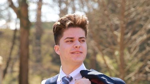 Unul din cei doi elevi de 10 la Bac, din județul Sibiu, a avut-o dirigintă pe Carmen Iohannis. ”Ne spunea mereu: faceți ceva ce vă place și ce iubiți, că banii vor veni”