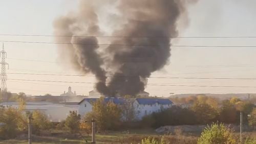 Incendiu cu degajări mari de fum în Voluntari, pompierii intervin cu 12 autospeciale