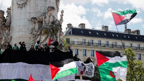 Manifestații pro-palestiniene în Franța și Germania / Mii de persoane au demonstrat pe străzi: "Palestina va trăi, Palestina va învinge!", "Israel ucigaş, Macron complice!"