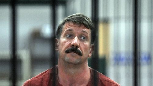 Traficantul de arme rus Viktor Bout, recent eliberat din SUA, a vizitat orașul Lugansk din Ucraina ocupată