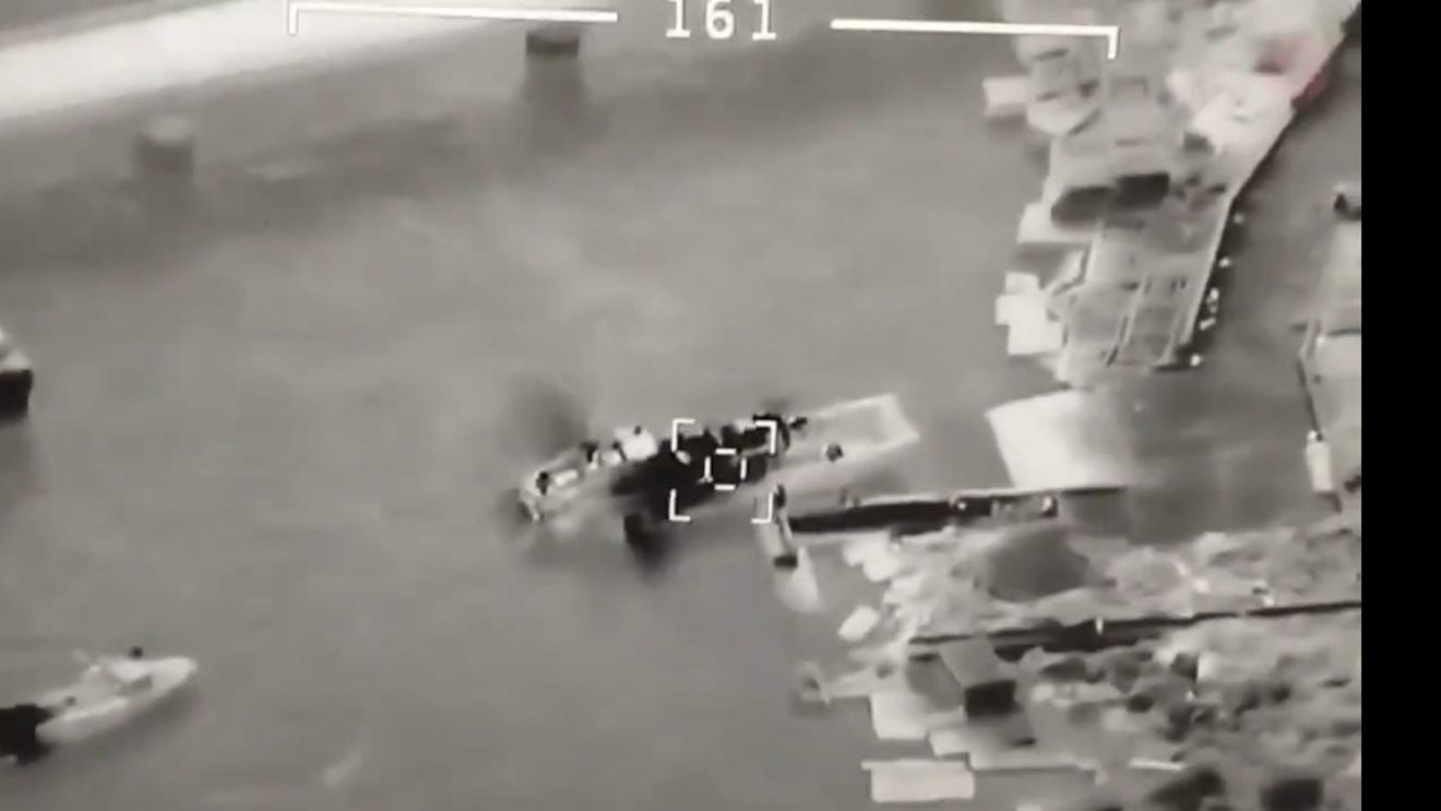 VIDEO Ministerul ucrainean al Apărării susține că o altă navă rusească a fost distrusă, a patra în 5 zile în Insula Șerpilor: ”Parada de 9 mai o să fie aici, pe fundul mării”/ Atacul, cu o dronă Bayraktar