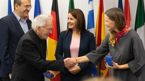 Premiul ”Cetățeanul European al Anului” a fost acordat filosofului Mihai Șora și asociației MagiCAMP