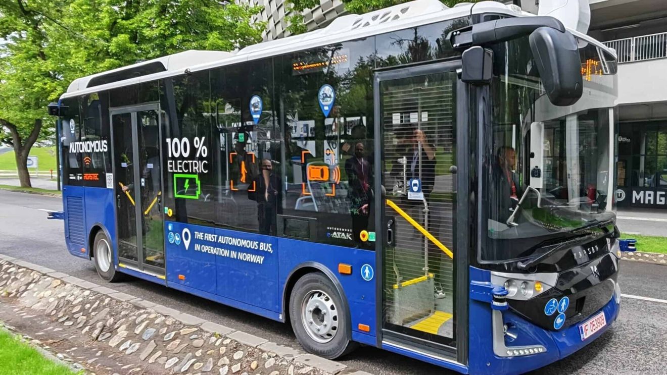 Primăria Arad vrea să ofere transport public gratuit ca răspuns la majorările de taxe și impozite locale