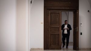 BREAKING Viktor Orban, lăsat singur de Polonia. Varșovia e gata să voteze pachetul financiar de 1.800 miliarde euro în schimbul unei mici concesii diplomatice