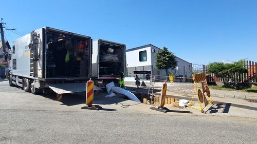 Rețelele de apă din Sibiu sunt modernizate fără spargerea și închiderea străzilor / Țevile sunt curățate și reparate de ”roboți” care sunt introduși în interior / „Costurile sunt cam aceleași, dar fără disconfort”