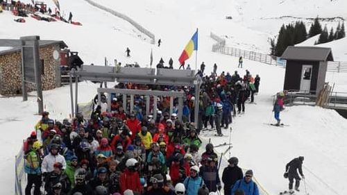 Record de turiști în stațiunile de pe Valea Prahovei și din Brașov. Administratorii pârtiilor raportează zeci de mii de vizitatori