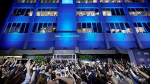 Premierul grec Kyriakos Mitsotakis, al cărui partid conservator a obținut duminică o victorie electorală zdrobitoare, dar fără majoritate absolută Parlament, a indicat că va solicita un scrutin repetat în încercarea de a guverna singur