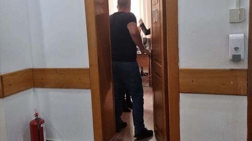 USR anunţă că a depus plângere penală după ce un primar PSD din Gorj a agresat o membră a USR care a vorbit public despre "neregulile" edilului