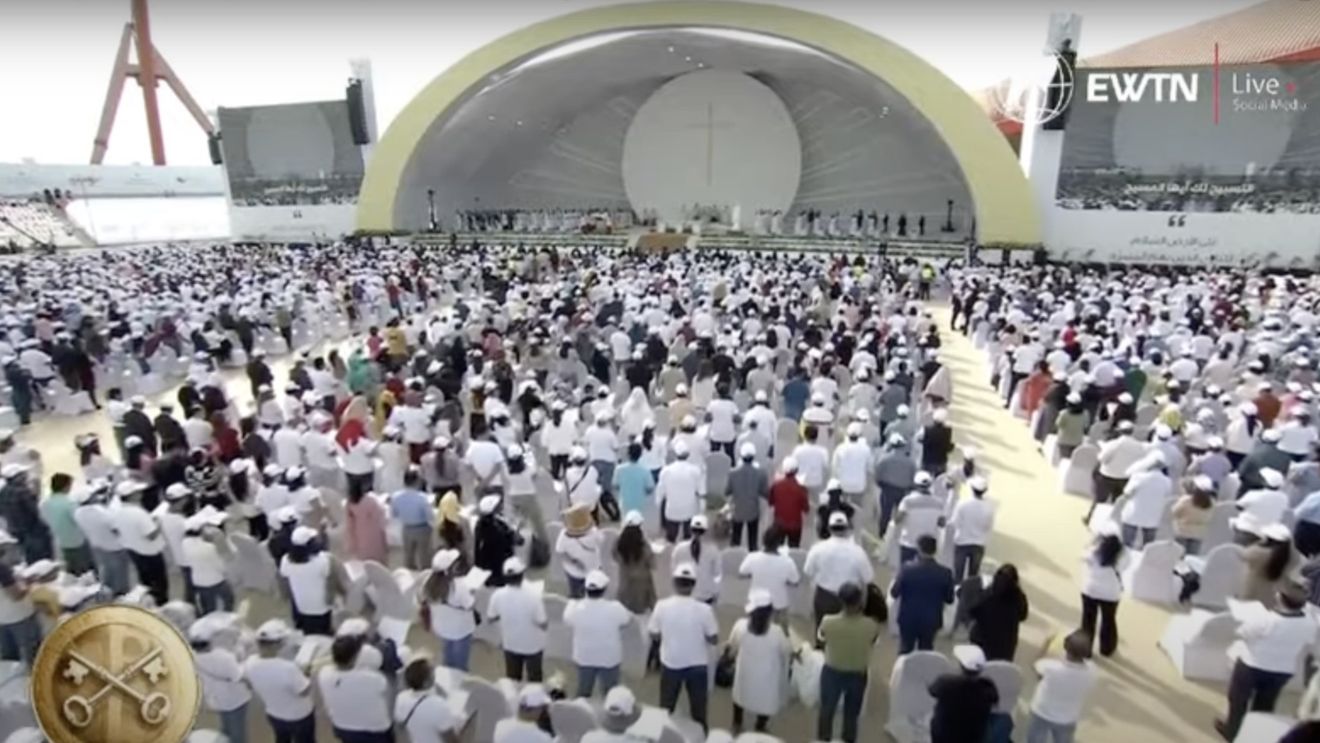 VIDEO În jur de 30.000 de persoane au asistat la slujba oficiată de Papa Francisc în Bahrain