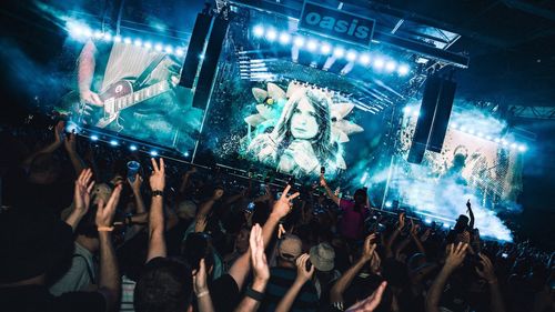 După vânzarea haotică a biletelor pentru concertele Oasis, compania Ticketmaster promite mai multă transparenţă