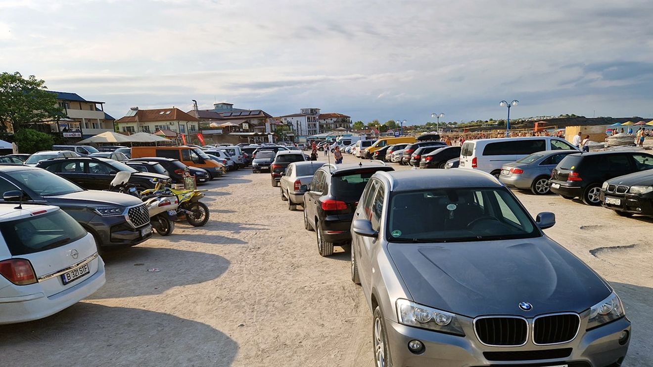 Bărbatul de 50 de ani care a împuşcat un tânăr în Vama Veche susţine că pistolul s-ar fi descărcat accidental