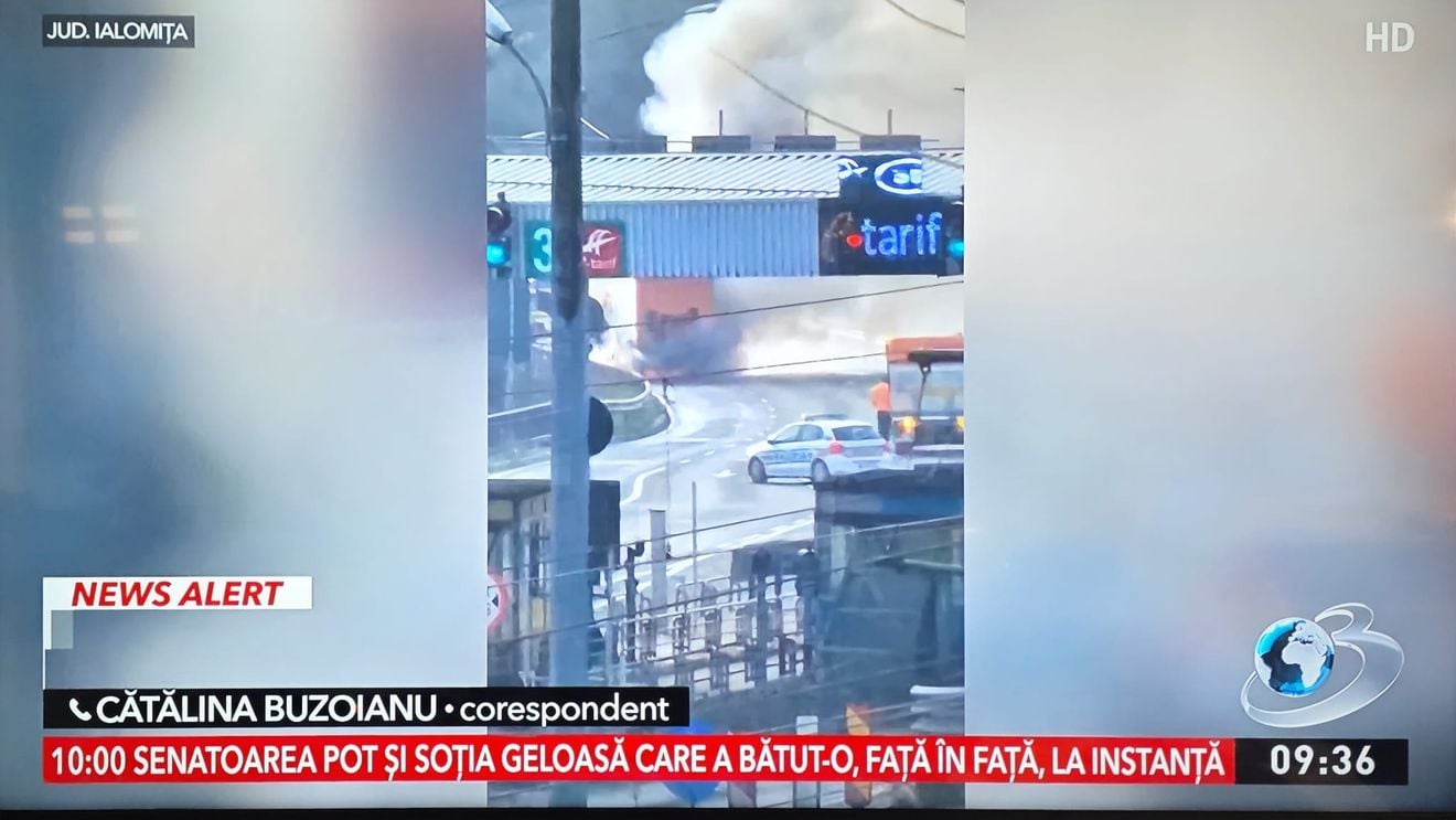 UPDATE Trafic oprit pe autostrada A2, pe sensul spre Capitală: un tir care transporta uree a luat foc / Incidentul, în apropiere de stația de taxare de la Fetești