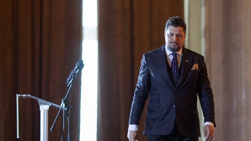 Europarlamentarul Claudiu Târziu, ex-AUR, actual președinte Acțiunea Conservatoare, cere scăderea numărului de parlamentari și eliminarea banilor pentru partide: ”Este o cratiță comună, în care fiecare bagă lingura cât poate de adânc”