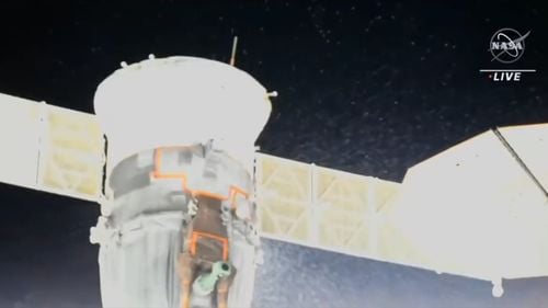 Naveta spațială Soiuz, avariată de un micrometeorit, s-a întors pe Pământ