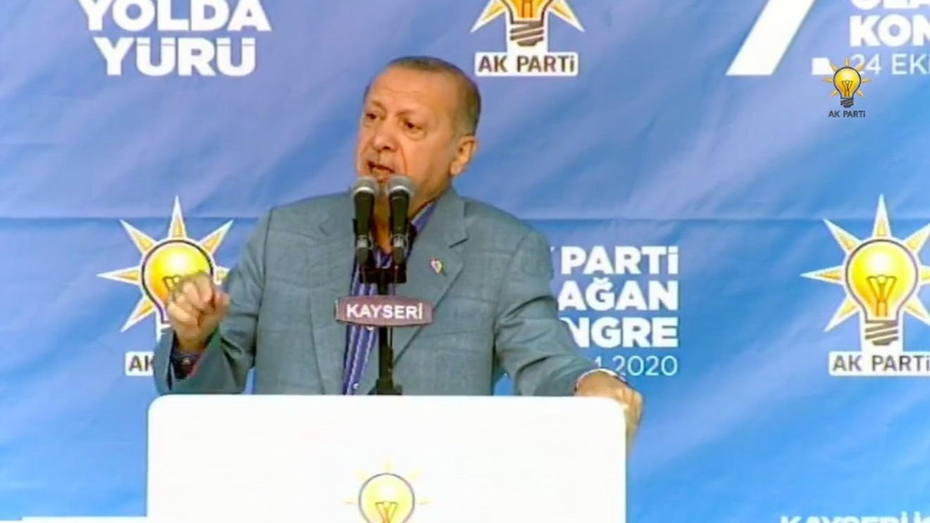 Erdogan speră că Franţa ”se va debarasa” de Emmanuel Macron cât mai curând posibil