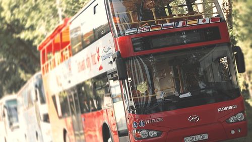 Linie de transport turistic cu autobuze supraetajate pe traseul Piaţa Presei - Piaţa Unirii / Proiectul va fi dezbătut în CGMB
