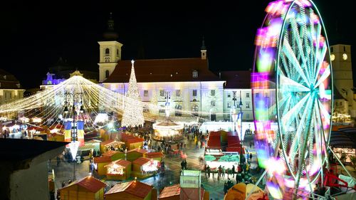 Grătar în Piața Mare din Sibiu pe perioada Târgului de Crăciun. Poți veni cu mâncarea de acasă / „Oamenii să se bucure de atmosferă, fără presiunea de a cheltui bani”