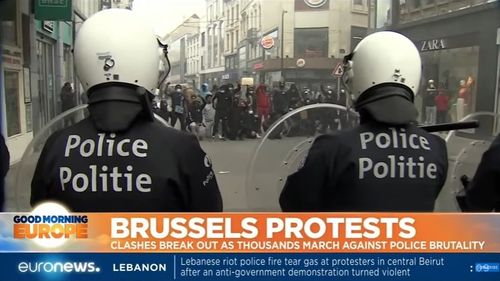 VIDEO Poliţia belgiană a reţinut aproape 240 de persoane la protestul antirasist din centrul Bruxellesului / Au participat peste 10.000 de persoane, majoritatea purtând măști, iar câteva sute au vandalizat magazine