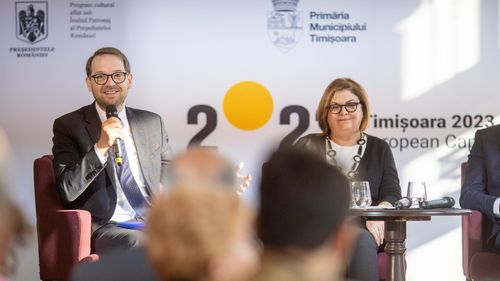 Comisarul european Adina Vălean i-a înmânat primarului Timişoarei premiul „Melina Mercouri”, în valoare de 1,5 milioane de euro