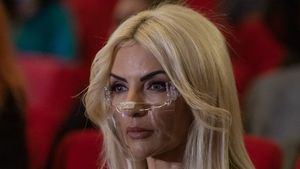 Noi stenograme despre avocata Cămătarilor, Laura Vicol, noua șefă a Comisiei juridice din Camera Deputaților / L-a apărat și pe Fluturică, un interlop care a bătut o victimă cu planetara la tălpi, a turnat vodcă pe ea și a pus-o să garanteze cu ochiul sau rinichiul că-și plătește datoria