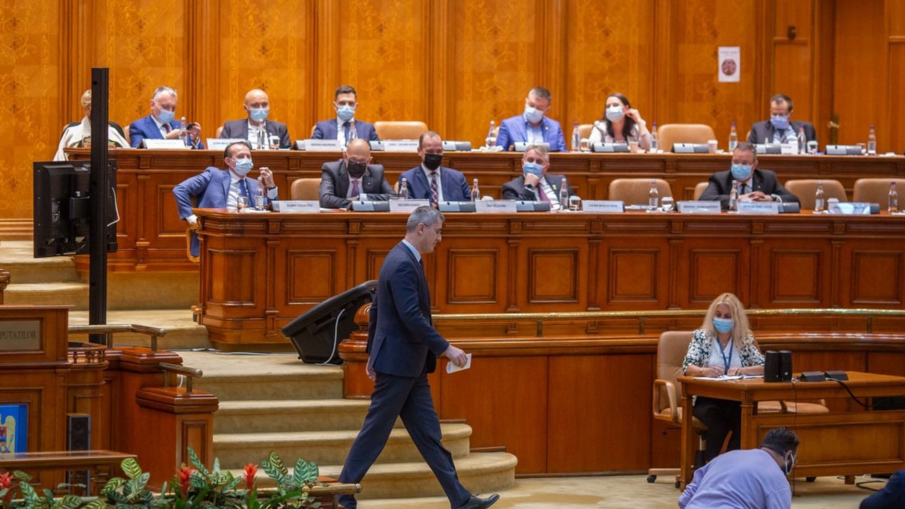 Dan Barna, reacție dură împotriva AUR: ”Partid extremist” / ”Ne obișnuim cu violența și devenim o republică bananieră” / PNL și PSD dau vina pe USR pentru ascensiunea AUR