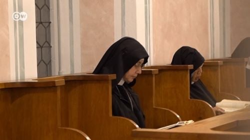 Călugăriţele de la o mănăstire din Italia organizează cursuri de autoapărare pentru femei