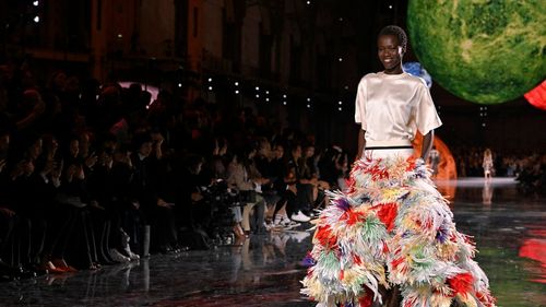 Paris Fashion Week aproape egalează Festivalul de la Cannes ca impact mediatic