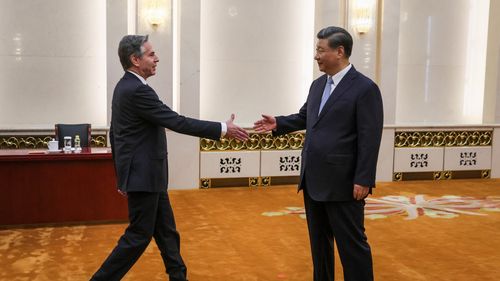 Blinken se întâlnește cu Xi Jinping, în ultima zi a unei vizite la Beijing cu miză mare, menită să calmeze tensiunile / Xi salută „progresele” înregistrate în discuțiile dintre SUA și China