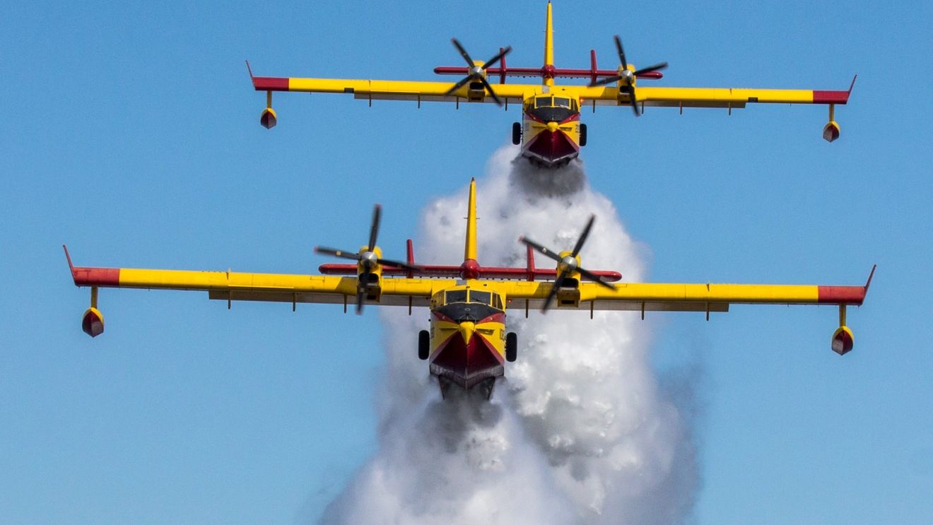 Comisia Europeană trimite avioane, elicoptere și pompieri în Grecia, Italia, Albania și Macedonia de Nord, pentru a sprijini autoritățile locale în lupta cu incendiile masive