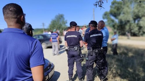 Revolta localnicilor de lângă poligonul Cincu, din cauza drumului prost / Reabilitarea unui pod nu se poate face din cauza lipsei unui aviz Hidroelectrica