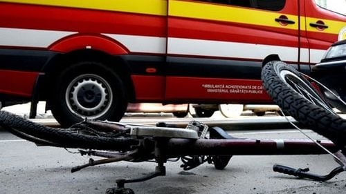 Studiu IRES: Neatenția șoferilor și traversarea prin loc nepermis, cele mai mari temeri ale părinților în privința siguranței rutiere a copiilor