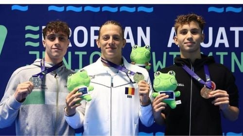 Aur, argint și bronz pentru echipa de natație a României, la Europenele de juniori de la Vilnius