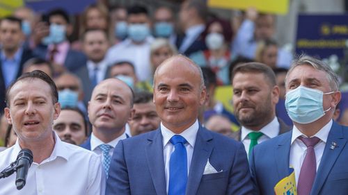 Rareș Bogdan, luat la rost că l-a lăudat cel mai mult pe Cîțu, ca apoi să-i ceară demisia: „Am trecut la schimbarea liderului fără durere” / „Noi n-am rugat pe nimeni să stea cu ochii pe ce se întâmplă în PNL”