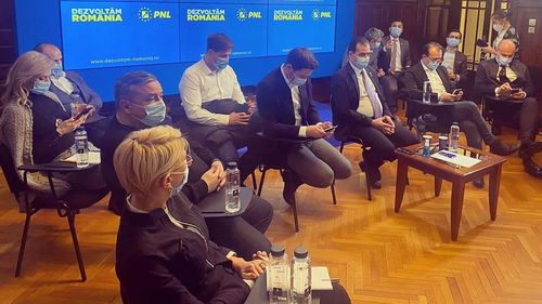 SURSE Miniștrii PNL s-au plâns în ședința BEX că sunt sabotați de cei de la USR PLUS, dar și că liberalii nu sunt solidari cu guvernul în contextul restricțiilor / Cîțu: Specialiștii au propus carantinarea Capitalei, am ajuns la acest compromis în urma unei decizii politice