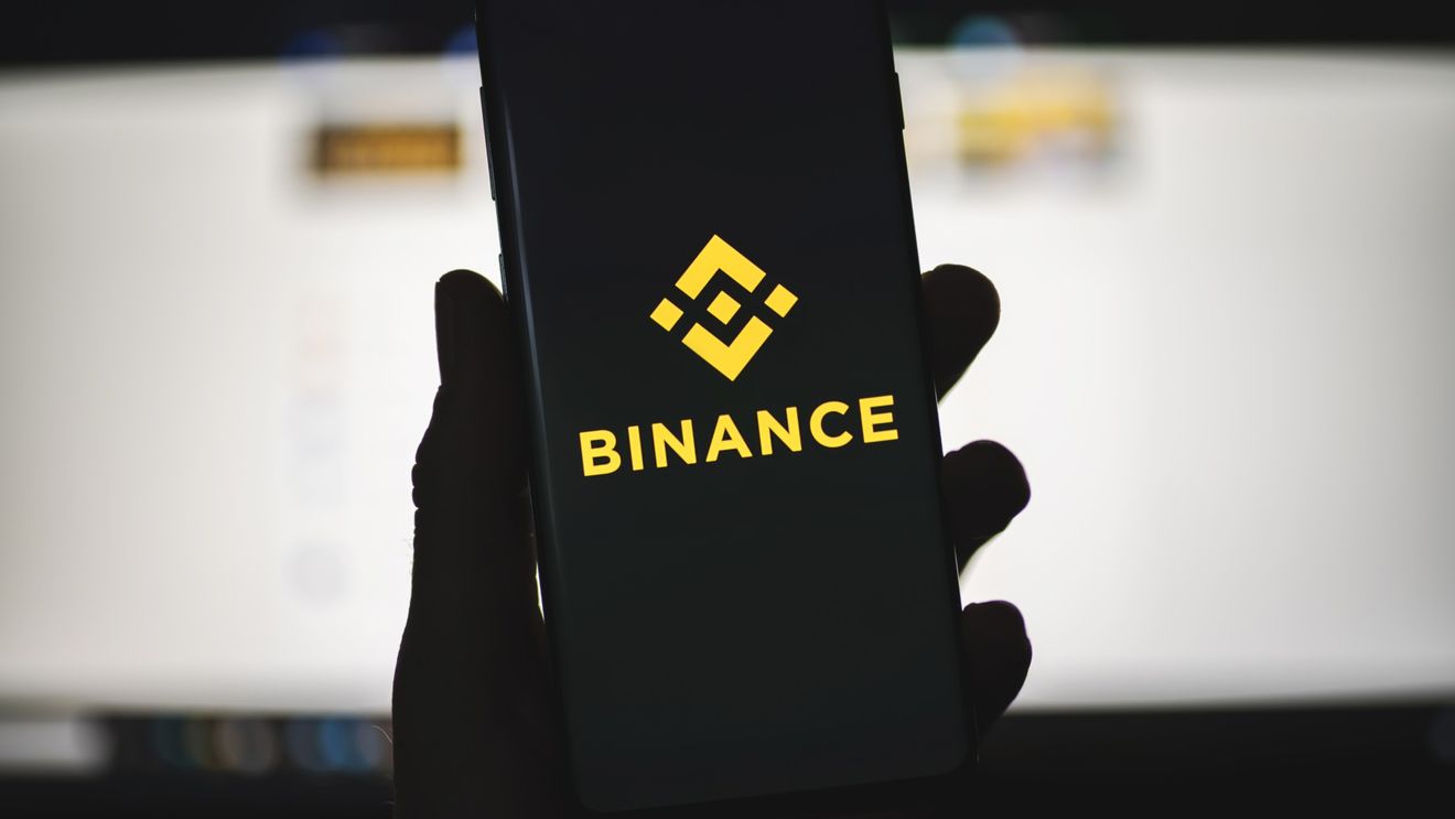 Binance, cea mai mare bursă de criptomonede din lume, se retrage complet de pe piața din Rusia