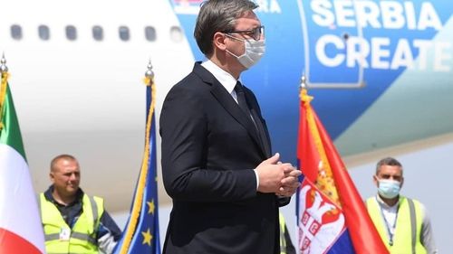 50% dintre cetățenii Serbiei consideră că în țară nu există democrație. Printre cele mai corupte instituții sunt menționate Justiția, Poliția și partidele politice