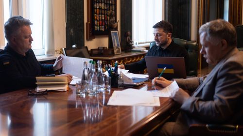 Volodimir Zelenski: Ucraina este pregătită să sprijine securitatea României, așa cum România ne-a ajutat constant să ne apărăm / Rămânem în comunicare permanentă și vom continua să colaborăm pentru a proteja viețile oamenilor