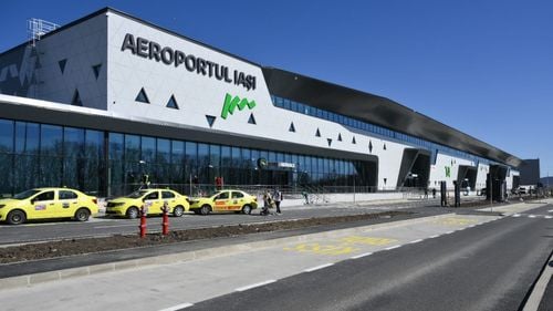 Șapte clădiri ar constitui obstacole pentru siguranța Aeroportului Iași / Din cauza lor nu pot ateriza aici avioane de marfă / CJ Iași angajează avocați pentru a rezolva problema