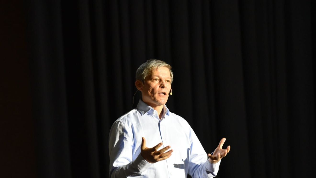 Dacian Cioloș: Vă doresc să trăiţi într-o Românie enervant de normală, ardeleneşte de normală