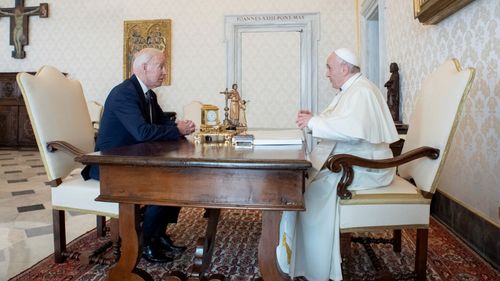 Întâlnire de peste o oră între președintele Joe Biden și Papa Francisc / Un subiect abordat de cei doi a fost cel al avortului, în prezent o temă ce provoacă în SUA dispute politice aprinse