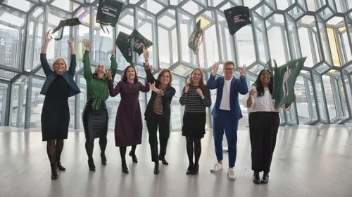 Femeile din Islanda, inclusiv prim-ministra țării, se opresc o zi din muncă pentru prima dată după 50 de ani: Cer egalitate de salarizare între femei și bărbați