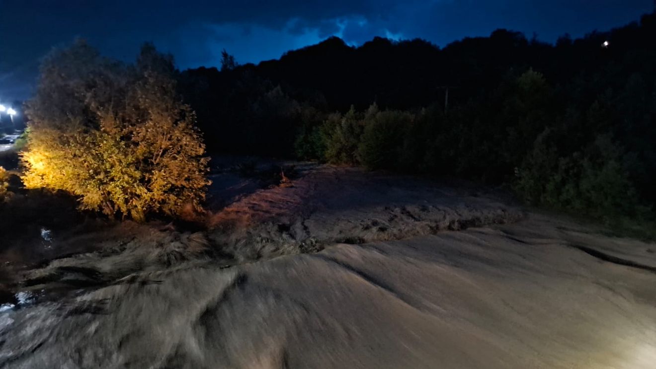 Apele Române: Acumulările Măneciu și Paltinu au atenuat două viituri semnificative după precipitații extreme de peste 200 l/mp în Prahova, de peste două ori media lunii iunie / Rezerva de apă pentru Vălenii de Munte ajunge pentru aproximativ 24 de ore - VIDEO