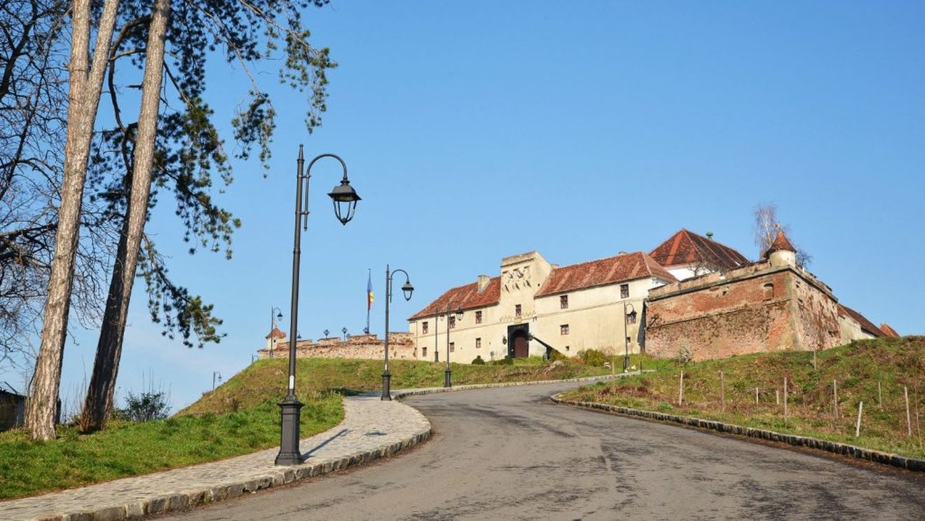 EXCLUSIV Cetatea Brașovului va fi dată în administrare primăriei. Adrian Câciu, ministrul Finanțelor: Am retras memorandumul, urmează discuții cu autoritățile locale