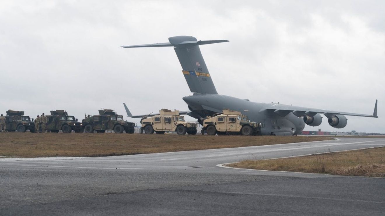 SUA vor desfăşura bombardiere B-52 şi nave de război în Orientul Mijlociu