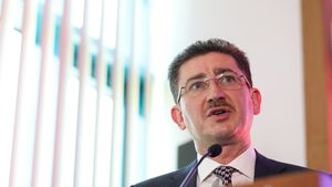 Președintele Consiliului Concurenței: Îngheţarea preţurilor la începutul pandemiei ar fi dus la o catastrofă, lipsă de alimente şi cozi la magazine, ca în comunism / PSD a depus o inițiativă legislativă în acest sens, dar a rămas blocată în Parlament
