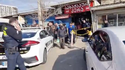 Un bărbat înarmat a ucis patru persoane într-o piață din Georgia, suspectul a fost reținut