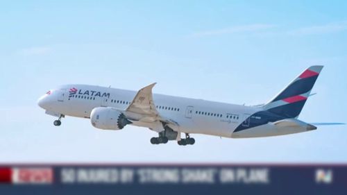 Avionul care a fost la un pas de prăbușire a căzut brusc după ce o stewardesă a apăsat din greșeală un buton