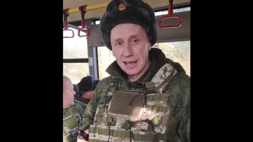 "Armata nu are nimic": noii recruți ruși se plâng că au primit lunete pentru arme de Airsoft și că trebuie să-și vopsească armele pentru a acoperi rugina